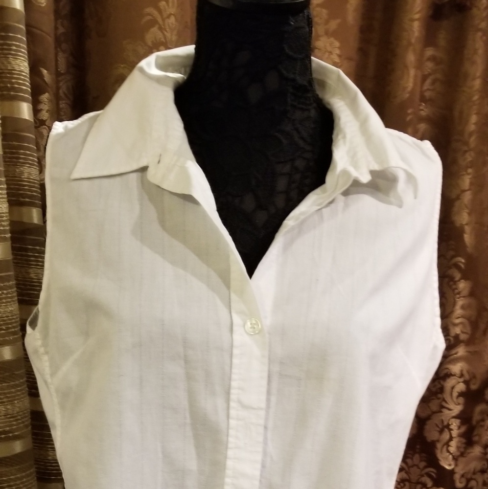 Gap White Top